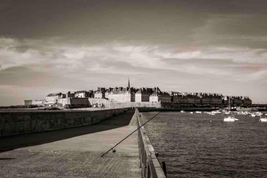 Appartement Vacances En Copropriete Avec Parking Saint-Malo Exterior photo